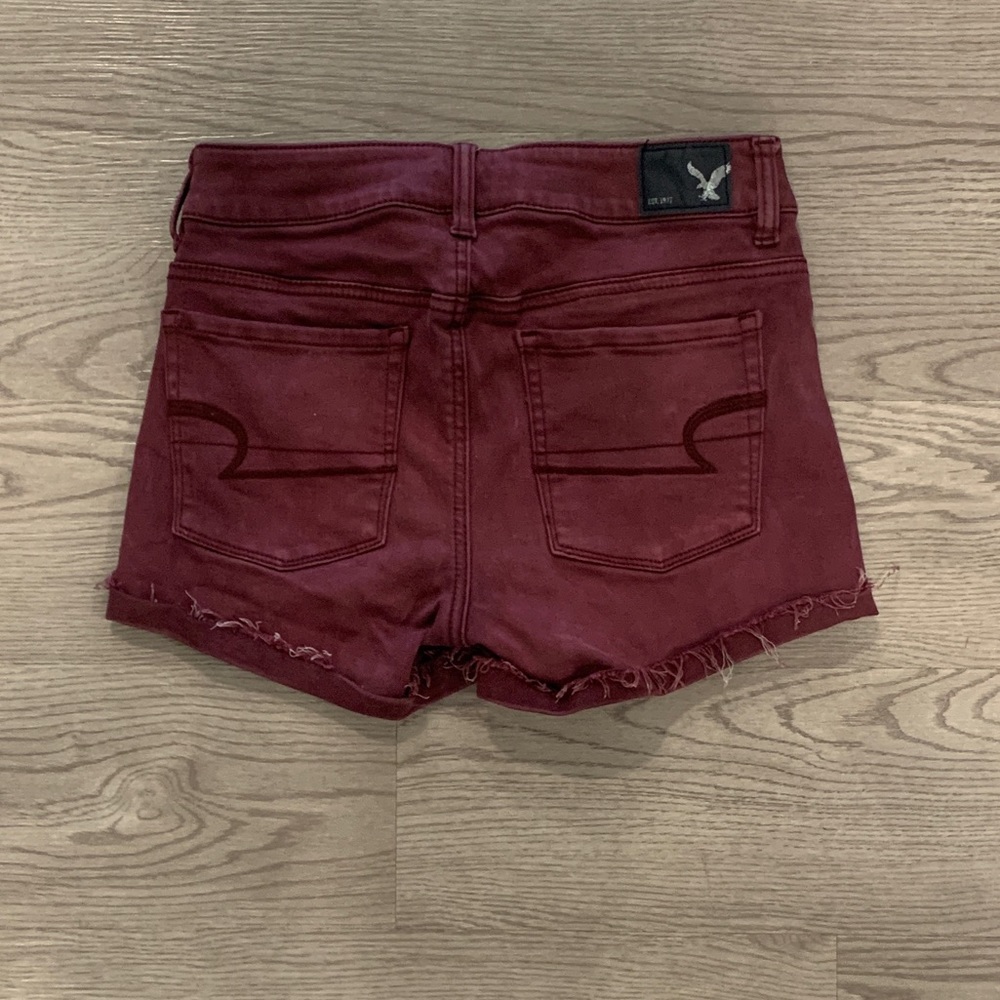 AMERICAN EAGLE - hi-rise maroon shorts, size 2, in perfect condition - Picture 3 of 5